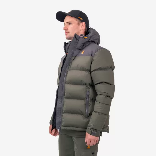 HCJ-FRO-1A_TERRA_PUFFER_OLIVE_45_UNZIP_1200-1.jpg